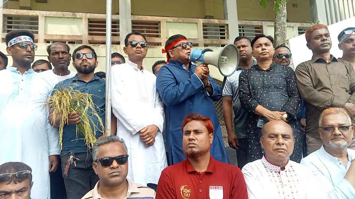 বিএনপি শ্রমনীতি তৈরি করে ন্যায্য মজুরির ব্যবস্থা করবে: সাদিক