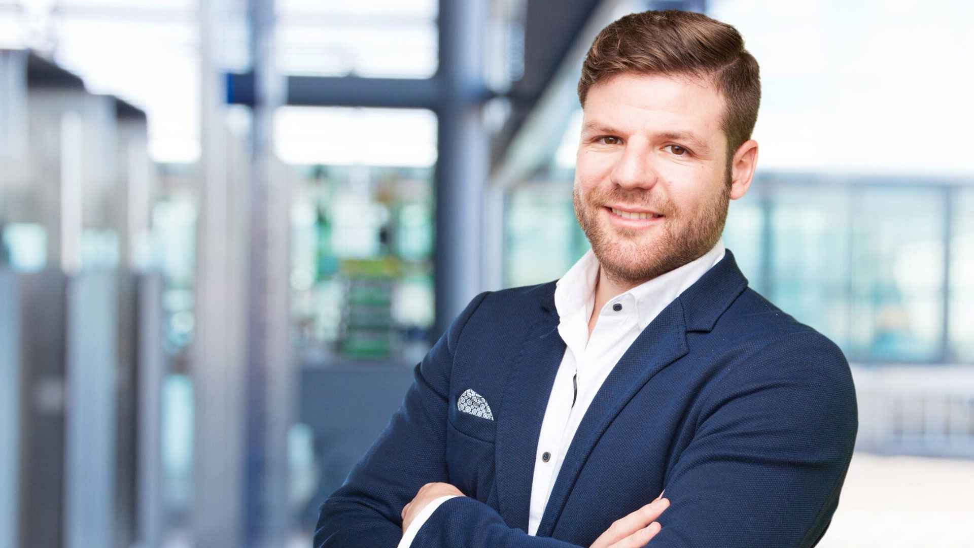 স্নাতক পাসে বেসরকারি প্রতিষ্ঠানে চাকরির সুযোগ