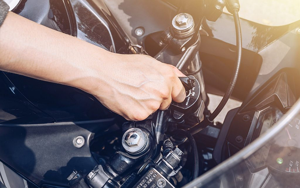 jump-start-motorcycle-_-Body-2-31-8-22-1024x640 jump-start-motorcycle-_-Body-2-31-8-22-1024x640