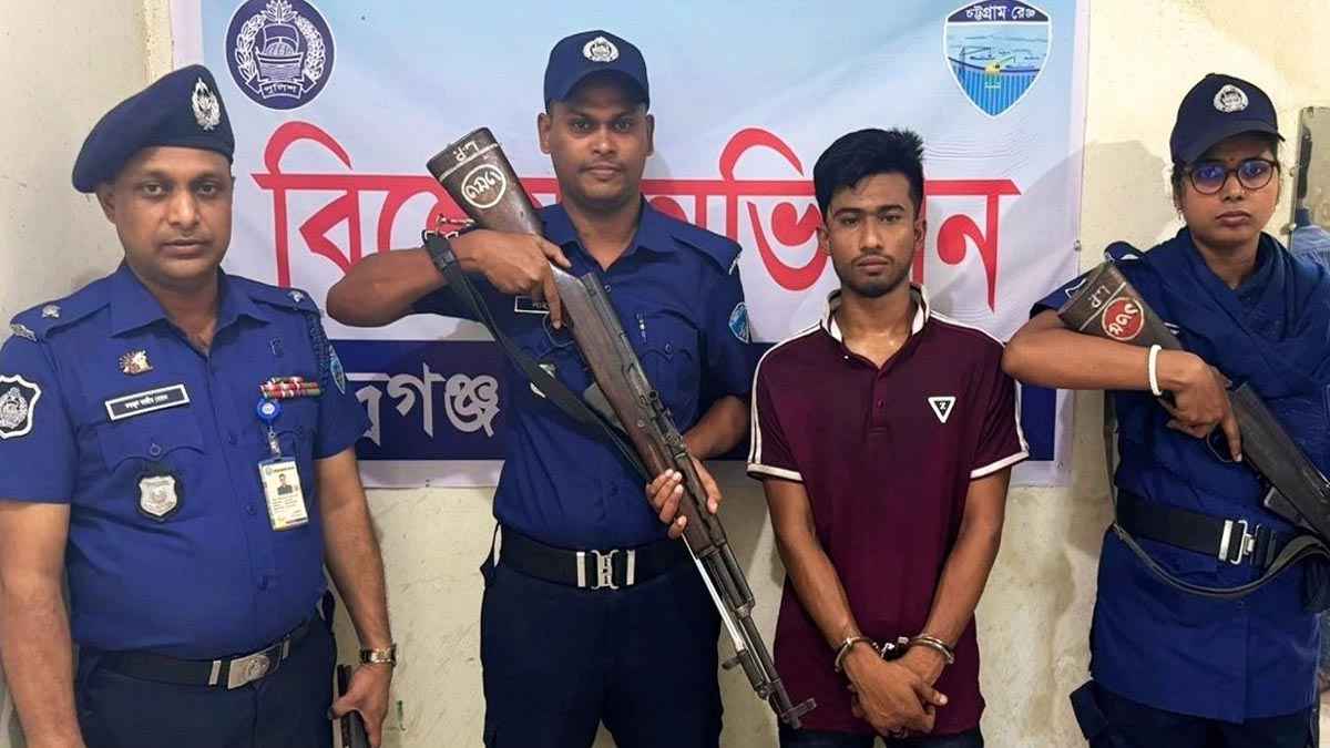 লক্ষ্মীপুরে সন্ত্রাসী ইমরান গ্রেফতার