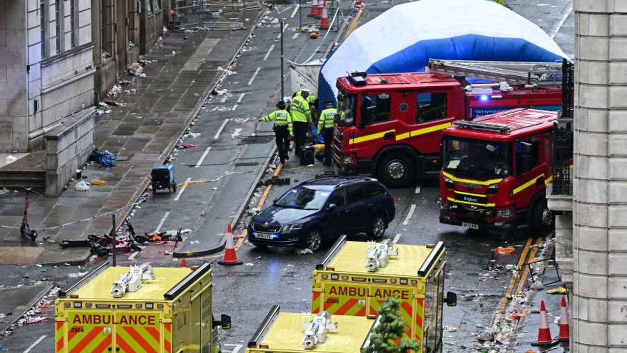 লিভারপুলের ট্রফি উৎসবে হামলায় আহাত ৫০, যা বললেন ব্রিটিশ প্রধানমন্ত্রী