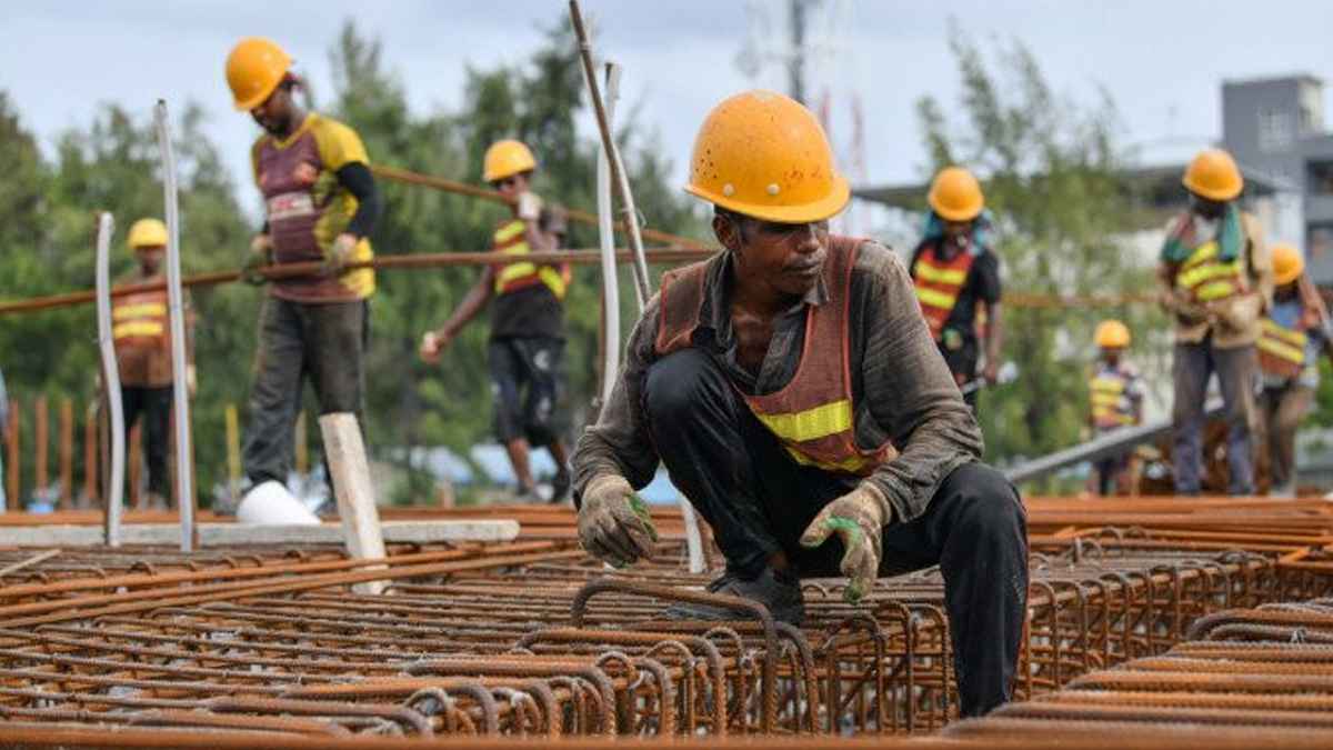 মালয়েশিয়ায় শ্রমবাজার চালুতে উচ্চপর্যায়ের বৈঠক আজ
