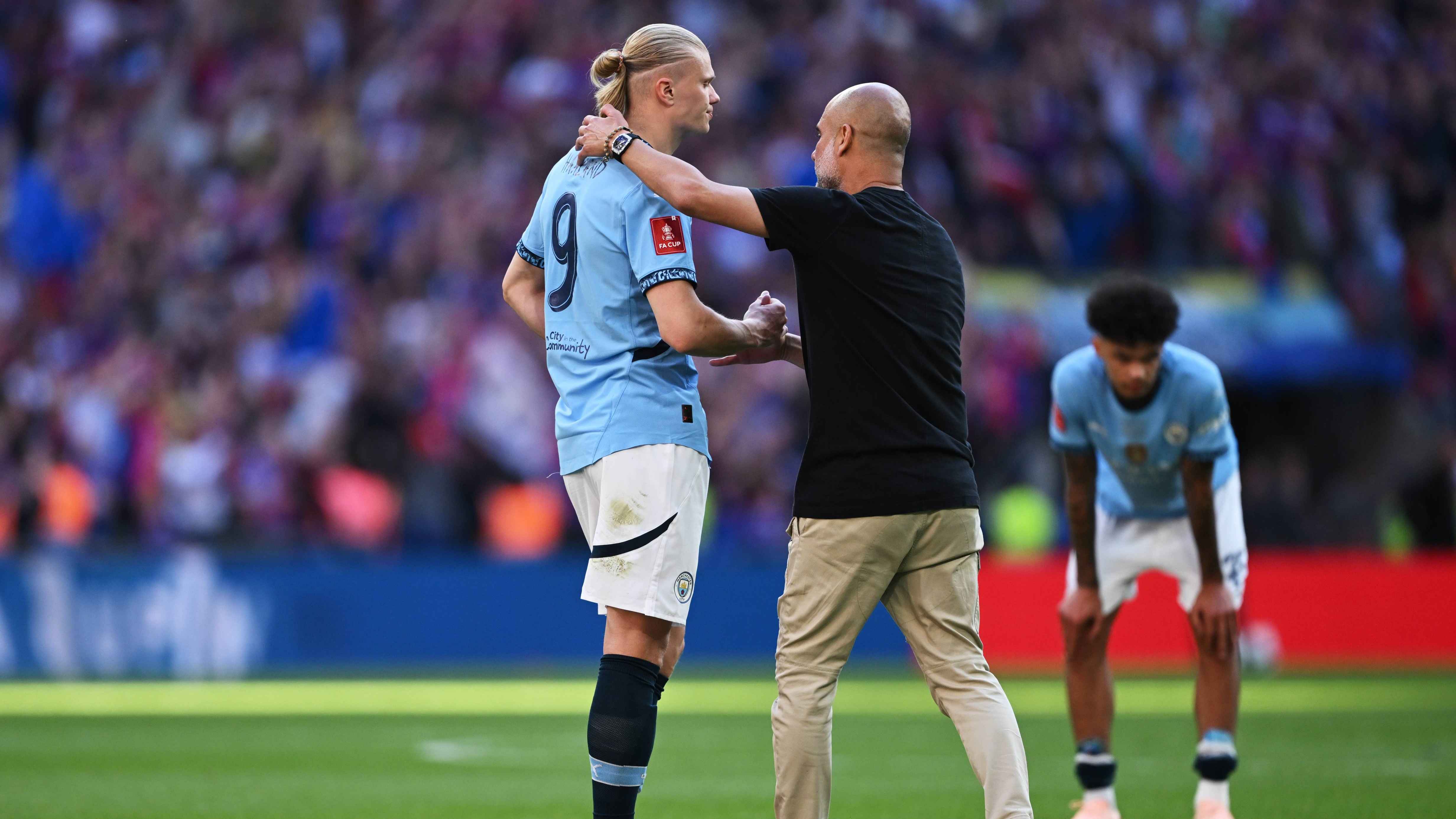 চ্যাম্পিয়ন্স লিগের টিকিটে চোখ পেপ গার্দিওলার