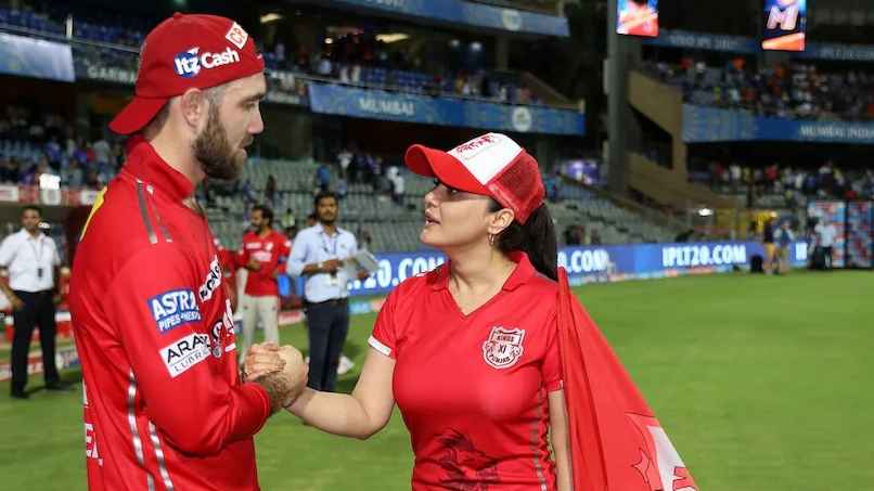 ম্যাক্সওয়েলের খারাপ ফর্মের পেছনে দায়ী প্রীতি জিনতার অমতে বিয়ে!