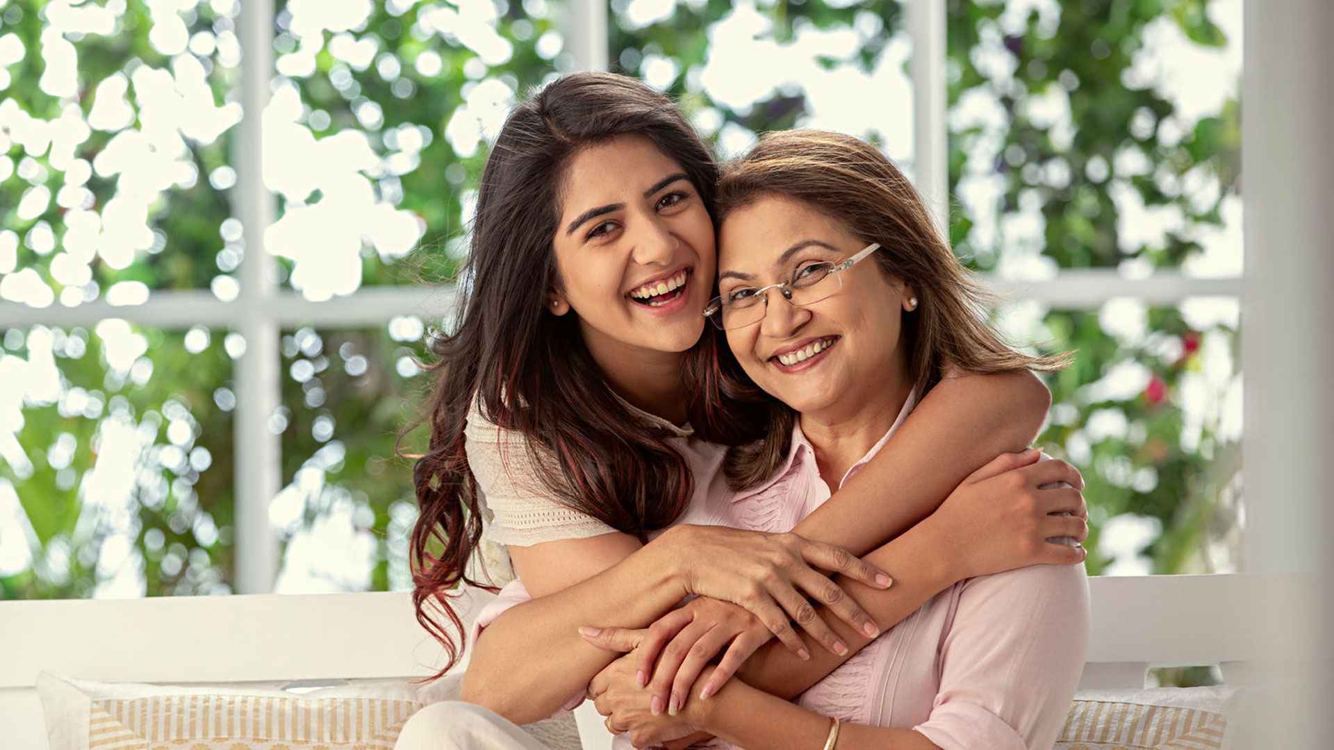 মা দিবসে উপহার দিন পুরনো স্মৃতি