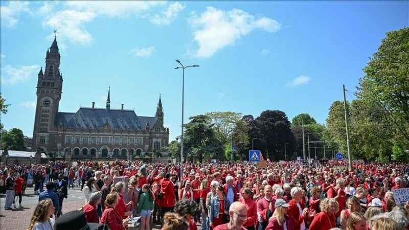 নেদারল্যান্ডসে ফিলিস্তিনের পক্ষে বিশাল সামবেশ