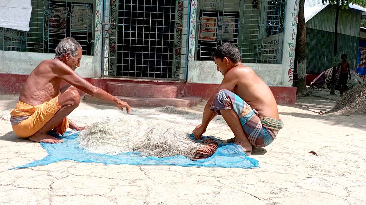 বংশ পরম্পরায় জেলে পেশা, বদলায়নি ভাগ্য