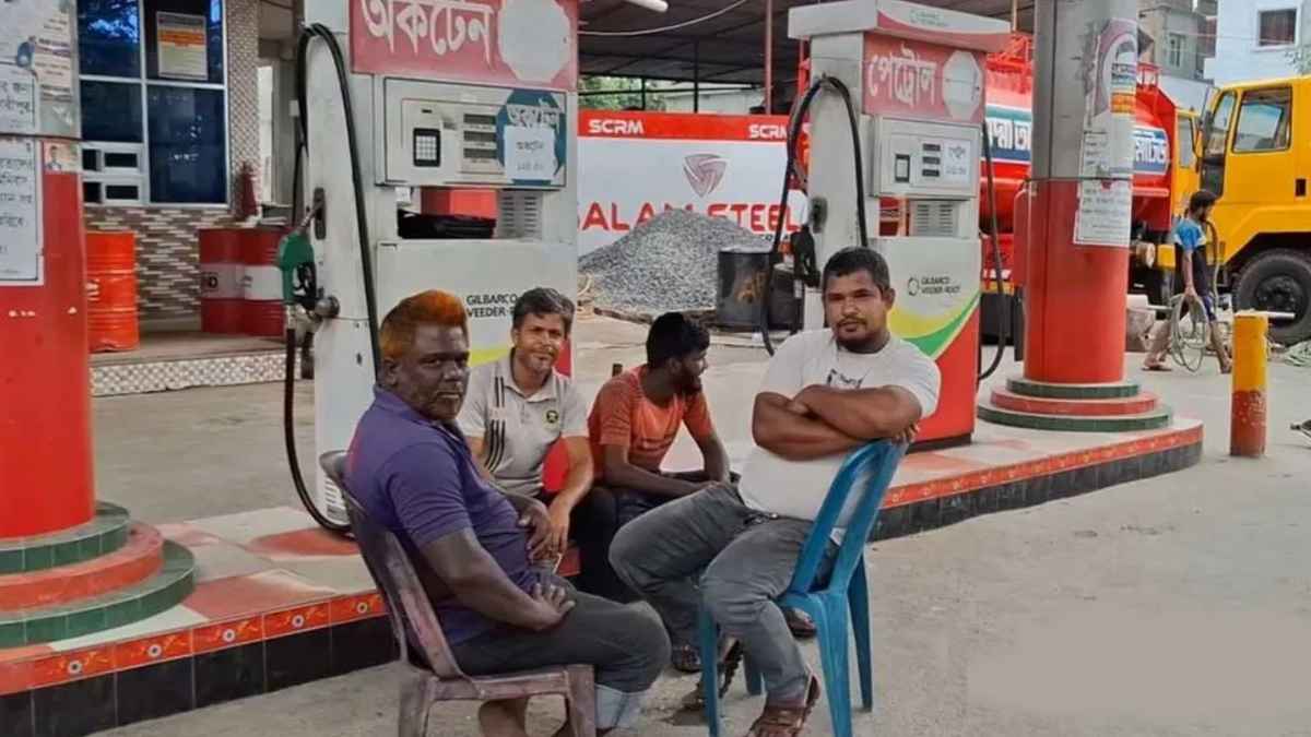 কমিশন বৃদ্ধির আশ্বাসে পেট্রোল পাম্পের ধর্মঘট প্রত্যাহার