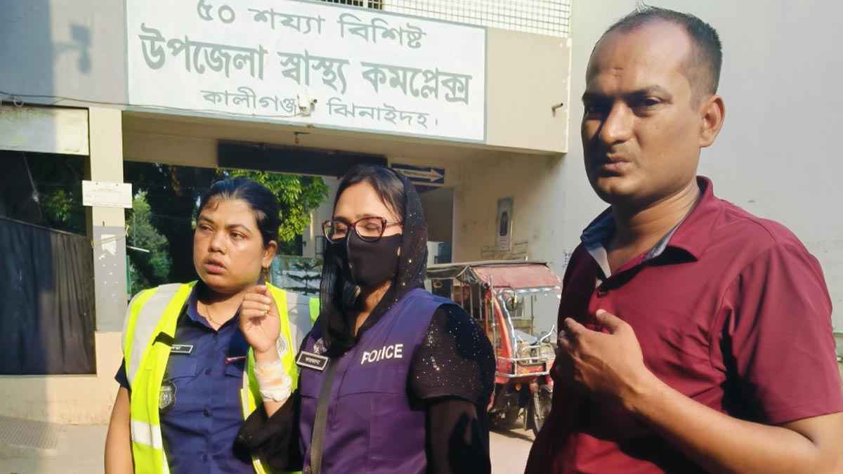 পুলিশ সদস্যকে হেনস্তার ঘটনায় মামলা, আটক ৪