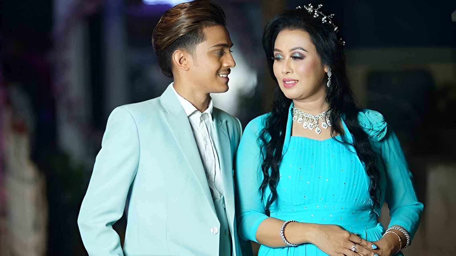 প্রিন্স মামুনের বিরুদ্ধে পেটে লাথি দিয়ে সন্তান নষ্টের অভিযোগ লায়লার