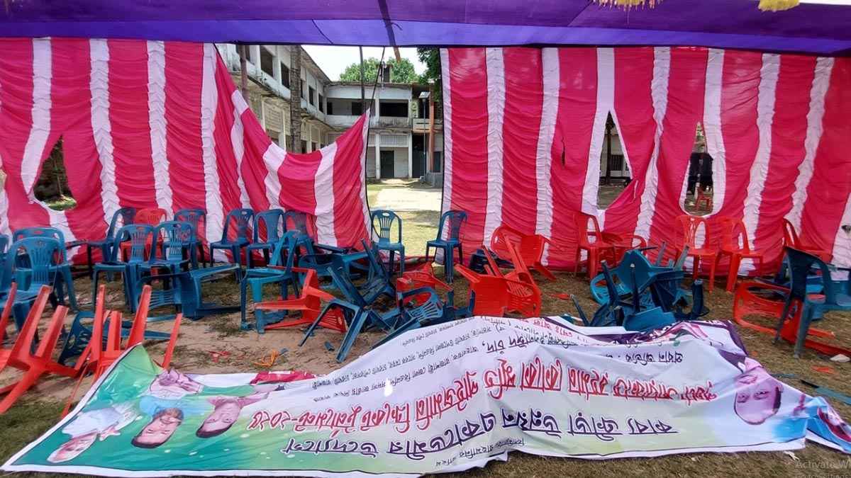রাজশাহীতে কোকো স্মৃতি ক্রিকেট টুর্নামেন্টে ককটেল বিস্ফোরণ, মঞ্চ ভাঙচুর