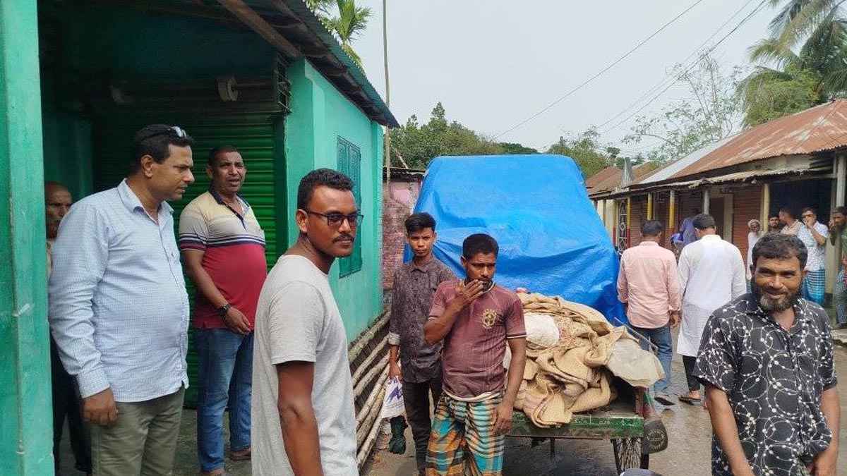 গাইবান্ধায় ওএমএসের চাল জব্দ, আ.লীগ নেতা আটক