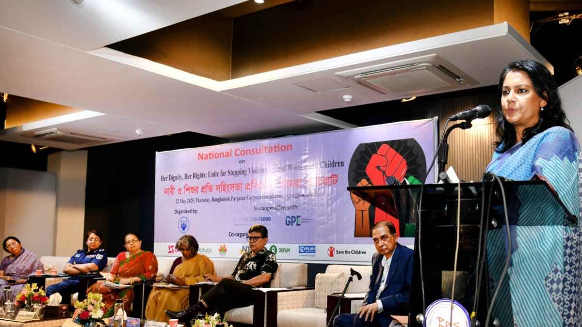 নারী-শিশুর প্রতি সহিংসতা বন্ধে সম্মিলিত উদ্যোগ জরুরি: পরিবেশ উপদেষ্টা