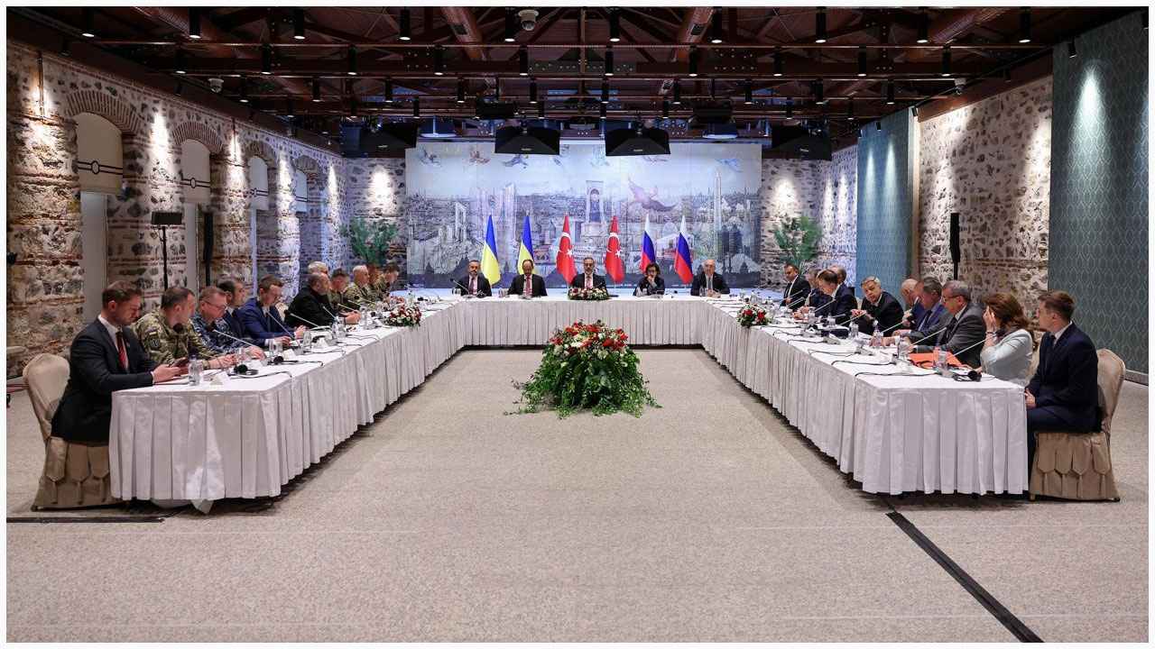 তিন বছর পর রাশিয়া-ইউক্রেনের কর্মকর্তাদের প্রথম সরাসরি শান্তি আলোচনা