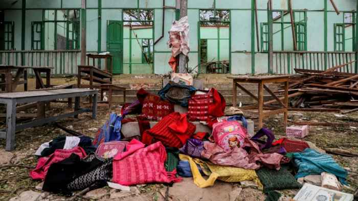 মিয়ানমারে স্কুলে বিমান হামলায় নিহত ২২ শিশু ও শিক্ষক