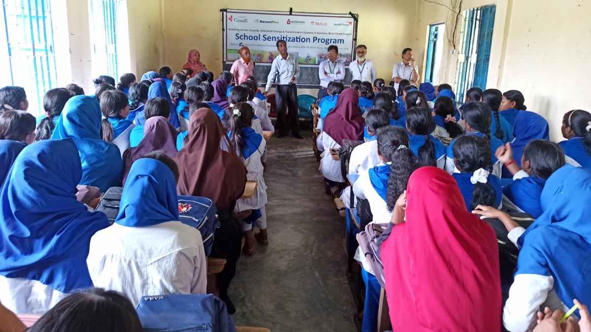 ঠাকুরগাঁওয়ে শিক্ষার্থীদের নিয়ে সেনসিটাইজেশন প্রোগ্রাম