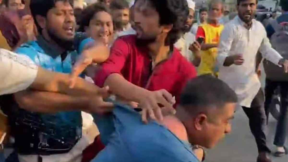 সিলেটে আ. লীগ সন্দেহে যুবককে গণপিটুনি