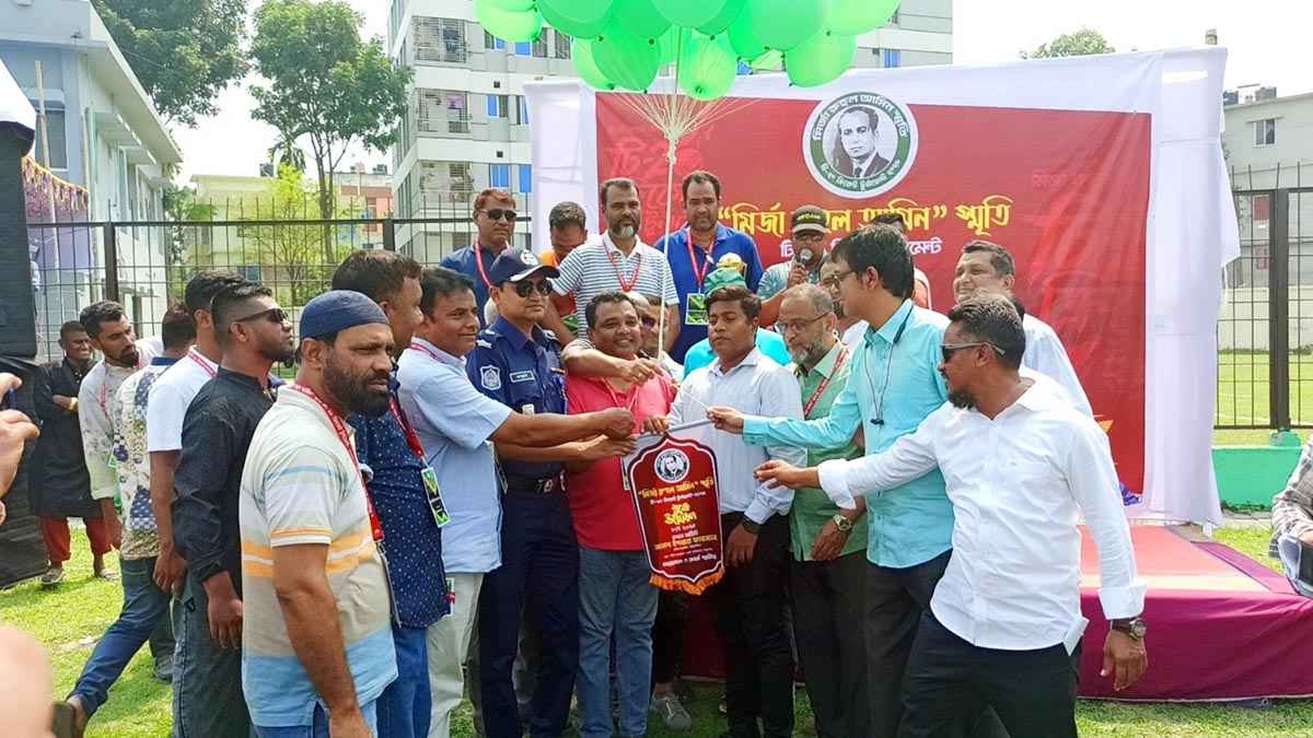 ঠাকুরগাঁওয়ে মির্জা রুহুল আমিন স্মৃতি ক্রিকেট টুর্নামেন্টের উদ্বোধন