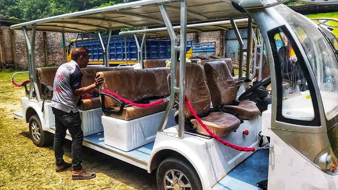 চবিতে পরীক্ষামূলকভাবে ই-কার সেবা চালু