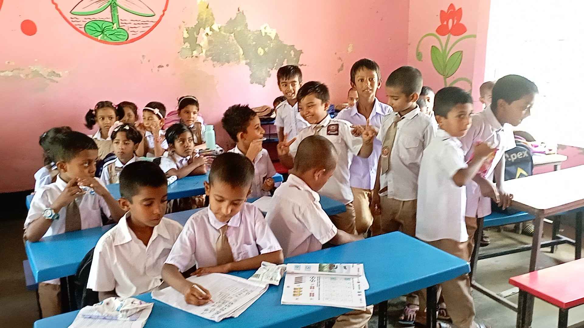 পিরোজপুরে সরকারি প্রাথমিক বিদ্যালয়ে চলছে কর্মবিরতি