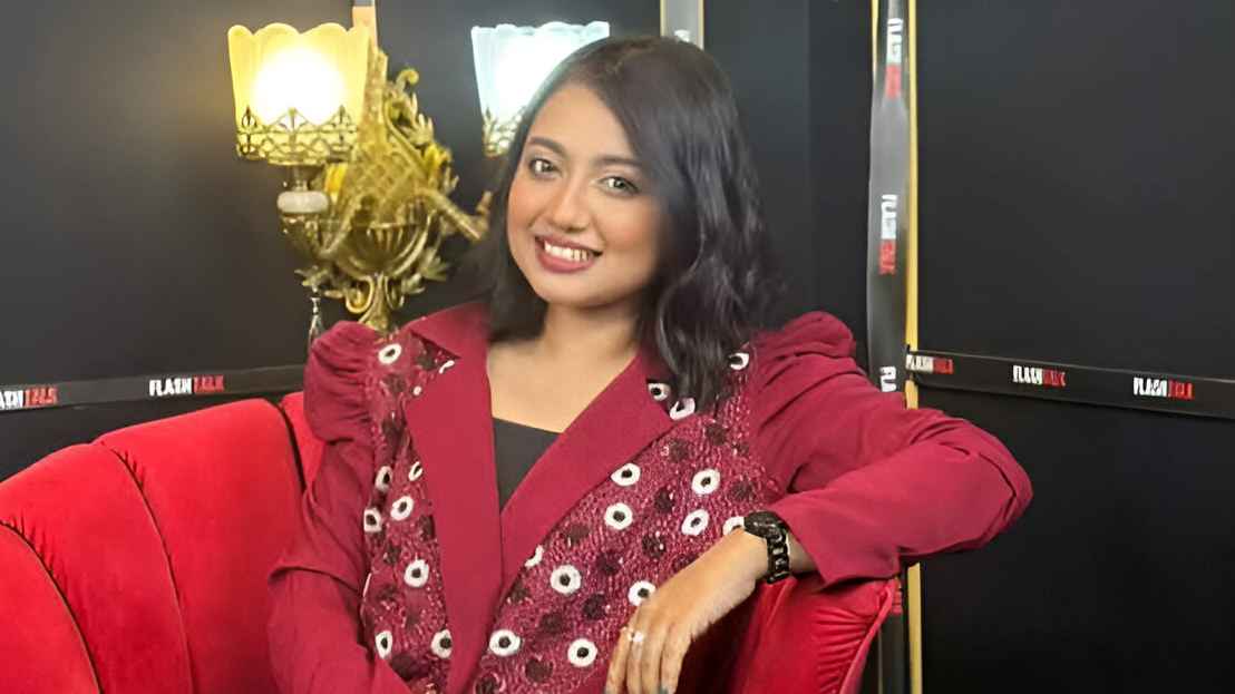 অশ্লীলতা ছড়ানোর দায়ে উপস্থাপিকাকে লিগ্যাল নোটিশ