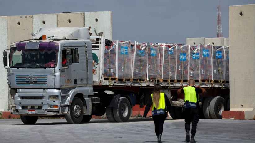 অবশেষে গাজায় প্রবেশের অনুমতি পেল ১০০ ত্রাণবাহী ট্রাক