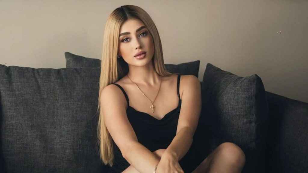 লাইভ চলাকালীন টিকটকারকে গুলি করে হত্যা