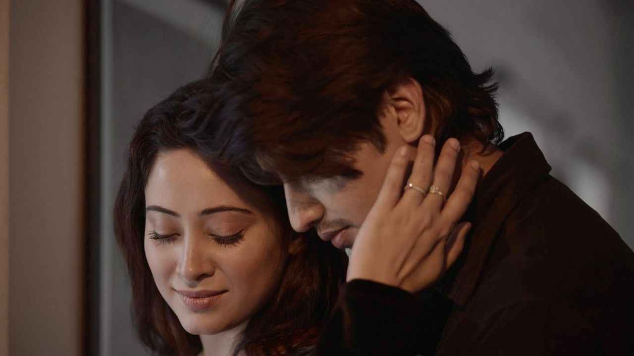 শেখ সাদীর সঙ্গে কে এই তরুণী?