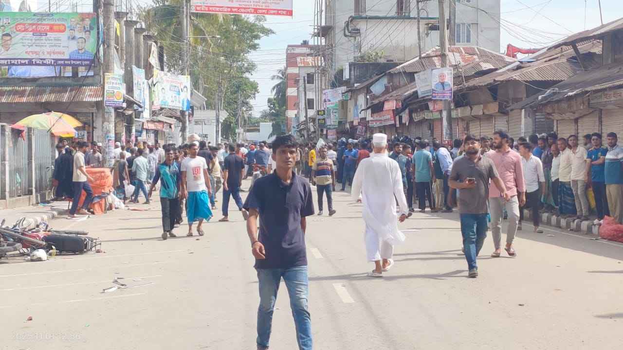 ভোলায় রক্তক্ষয়ী সংঘর্ষে উত্তপ্ত রাজনীতি, আহত অর্ধশতাধিক