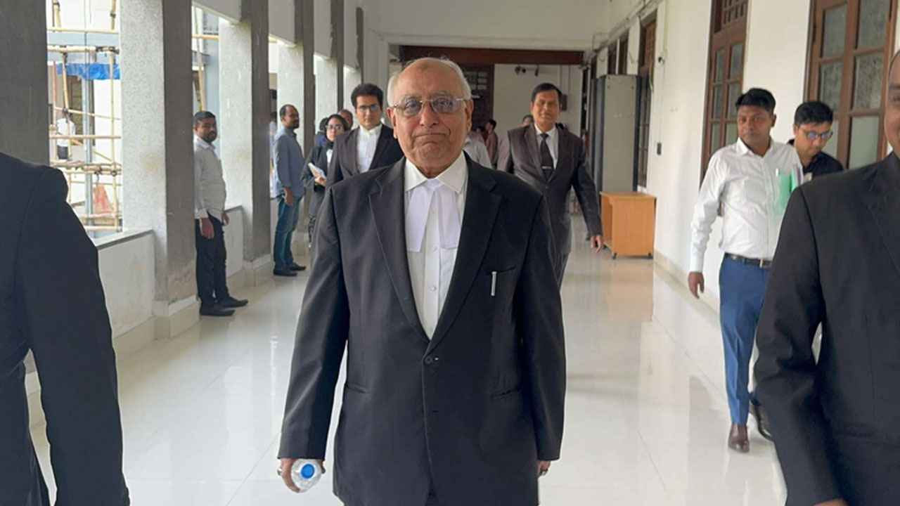 ফেসবুকে আদালত অবমাননাকর পোস্ট: আইনজীবীর ব্যাখ্যা তলব