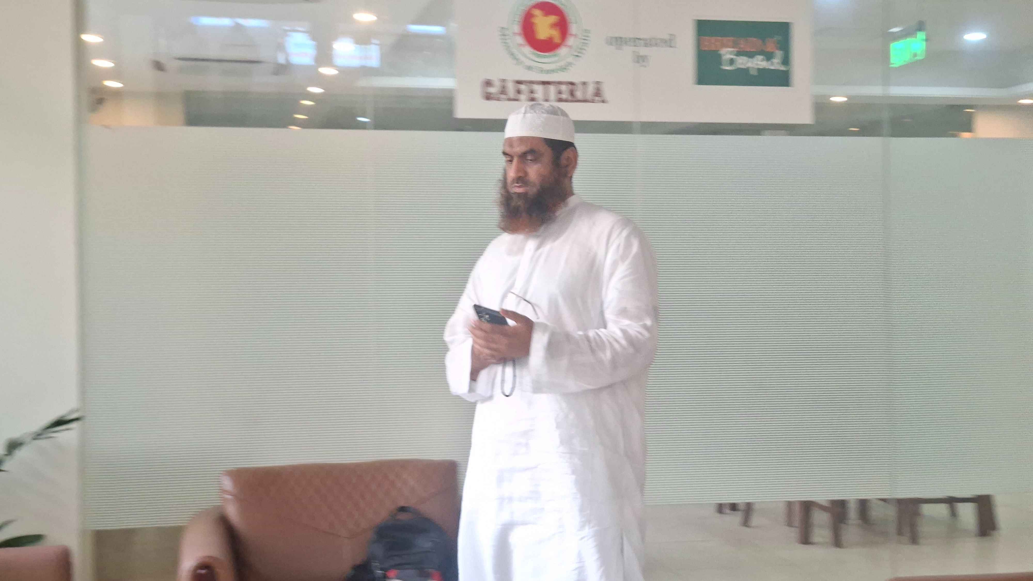 হঠাৎ পররাষ্ট্র মন্ত্রণালয়ে মাওলানা মামুনুল হক