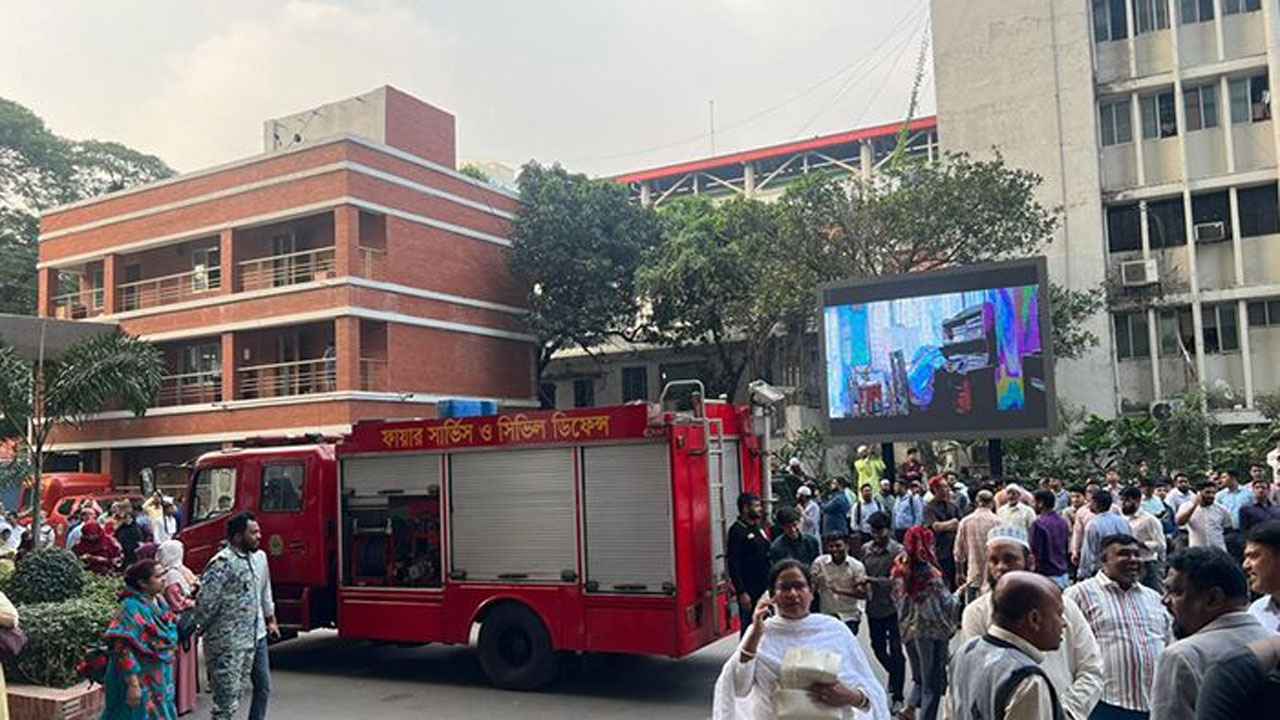 সচিবালয়ে মন্ত্রিপরিষদ ভবনে আগুন