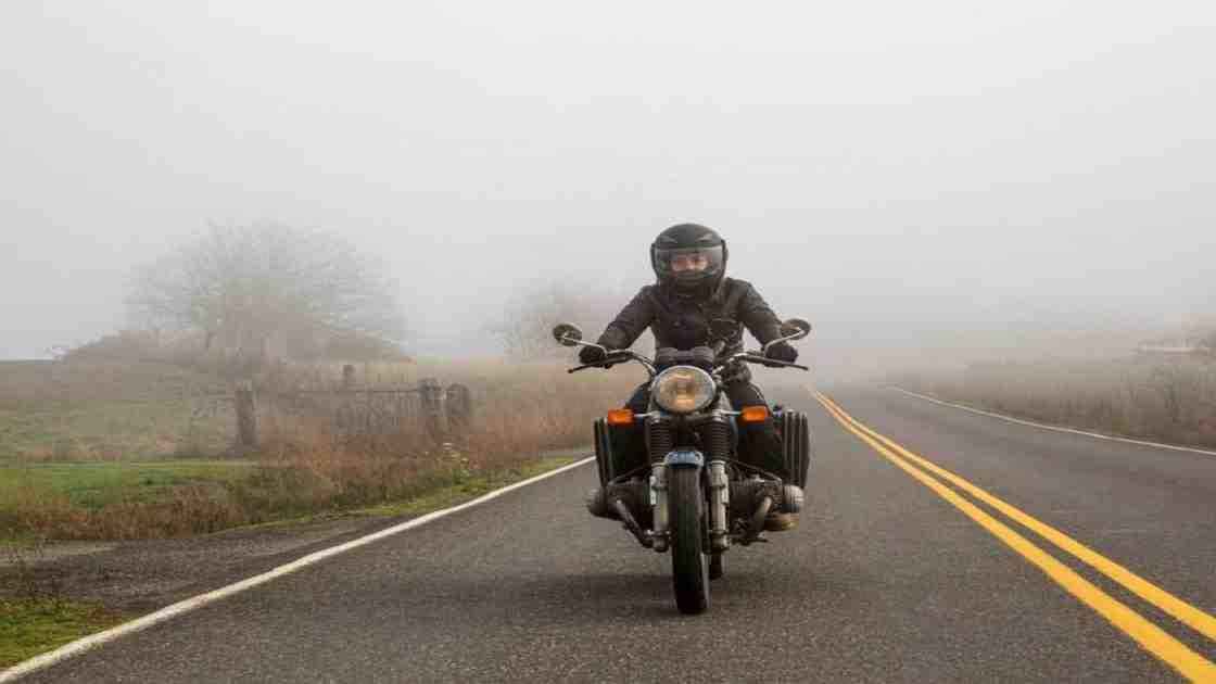 9200820_Cold-Weather-Motorcycle-Riding-Tips_20251125_112535541