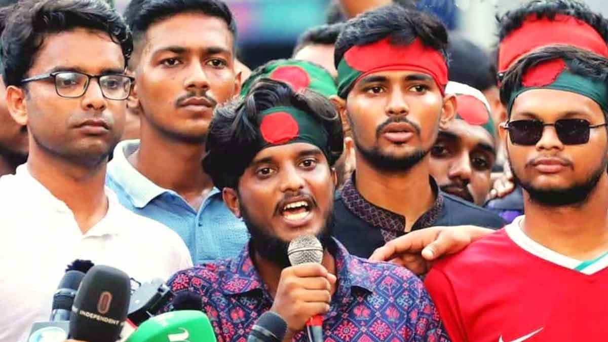 দিনে বেফাঁস মন্তব্য করে আর রাতে বিএনপি নেতাদের বাসায় ধর্না দেয়: কাদের