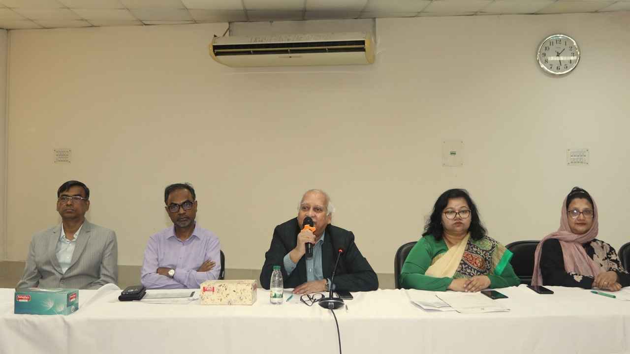 জুলাই যোদ্ধাদের নিয়ে প্রশ্ন উঠতে দেওয়া যাবে না: ইউজিসি চেয়ারম্যান