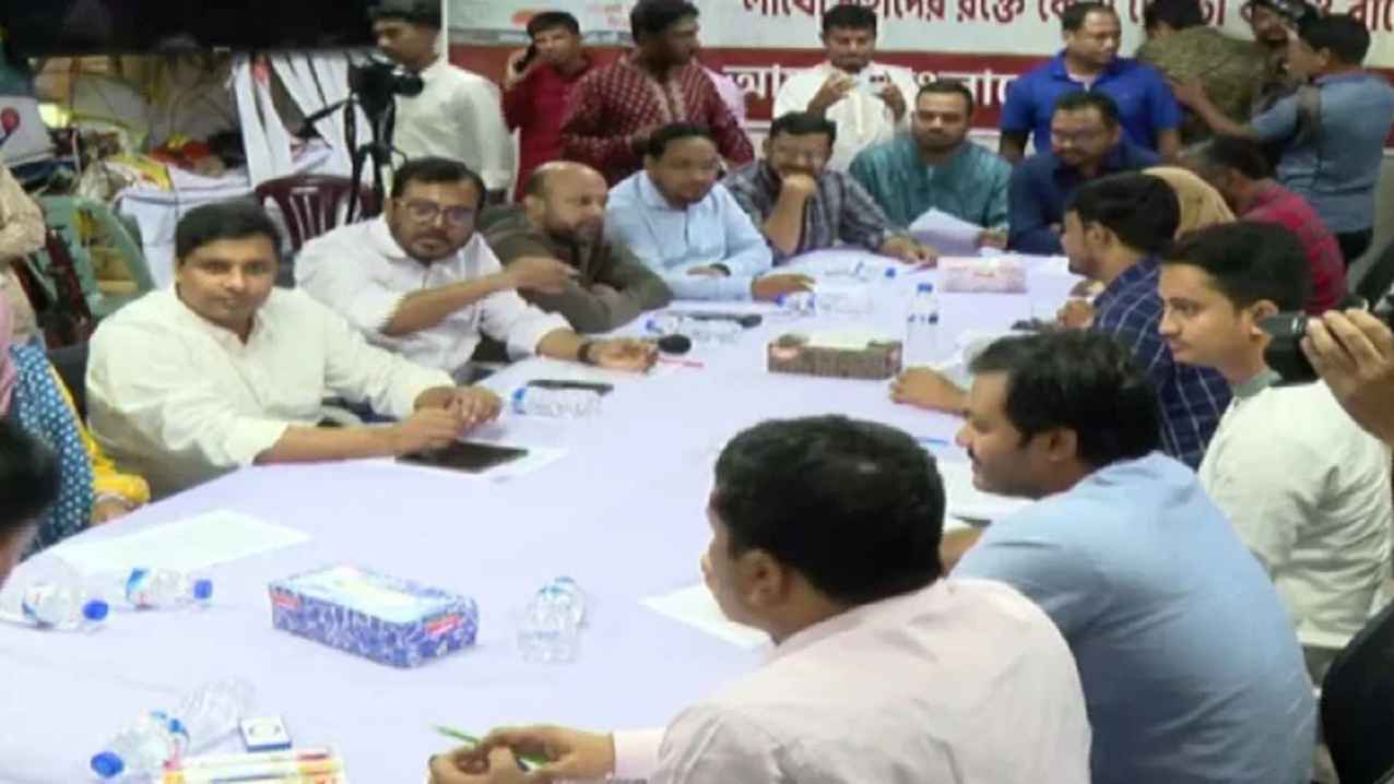 বিএনপি-জামায়াতের বাইরে নতুন রাজনৈতিক জোটের লক্ষ্যে বৈঠক