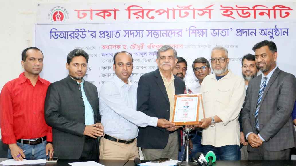 উন্নত জাতি গঠনে শিক্ষার বিকল্প নেই: শিক্ষা উপদেষ্টা