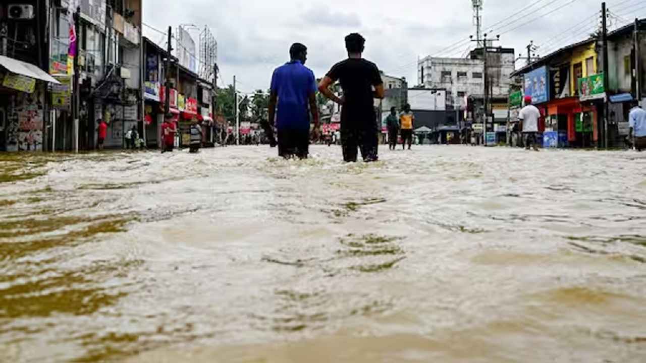 ডিটওয়াহর তাণ্ডবে বিপর্যস্ত শ্রীলঙ্কায় জরুরি অবস্থা জারি