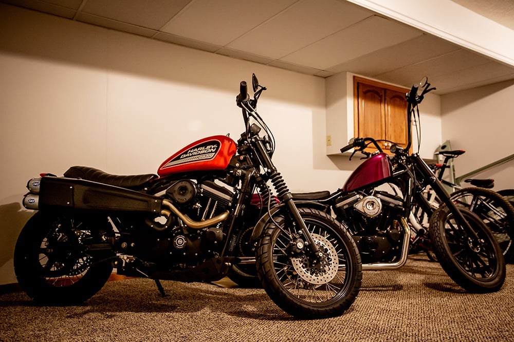 DZ_bikes_in_basement