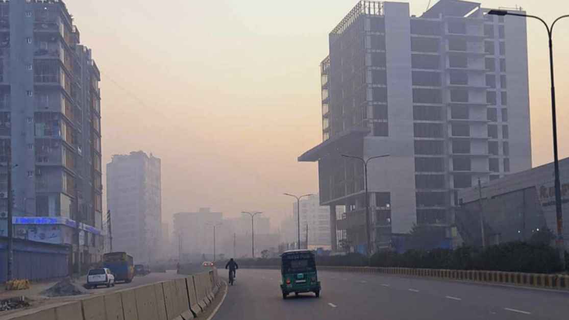 ১৯ ডিগ্রিতে নামল ঢাকার তাপমাত্রা, আভাস নেই বৃষ্টির