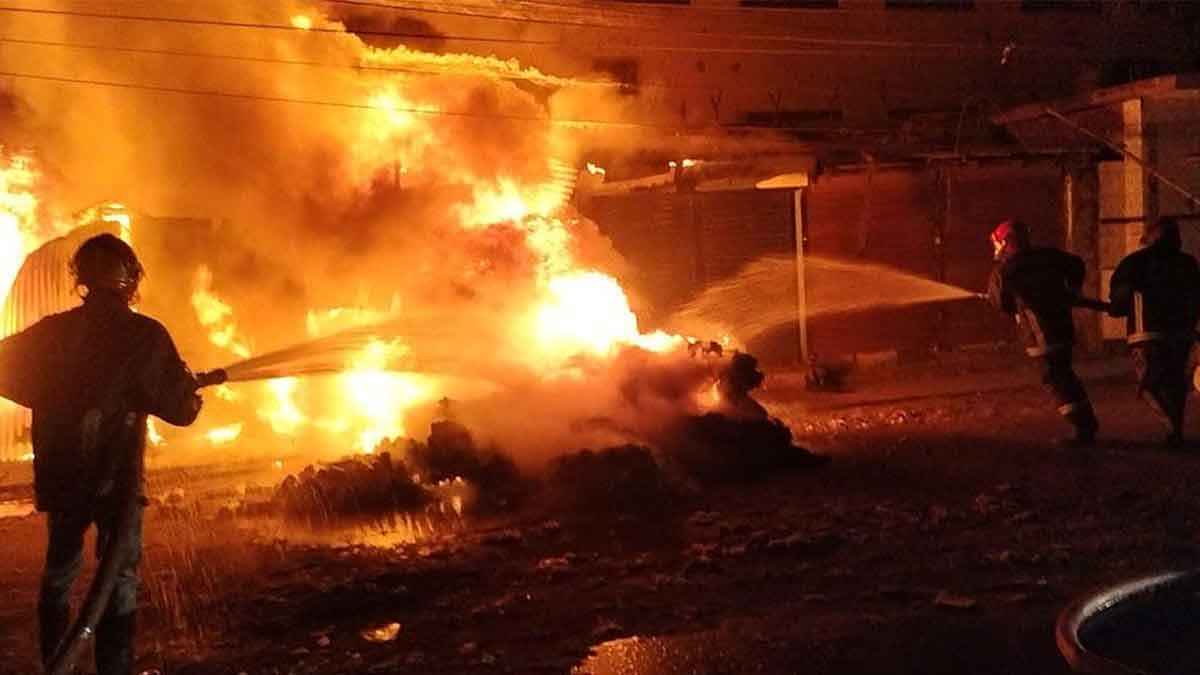 টঙ্গীতে তুলার গোডাউনে আগুন, নিয়ন্ত্রণে ৭ ইউনিট