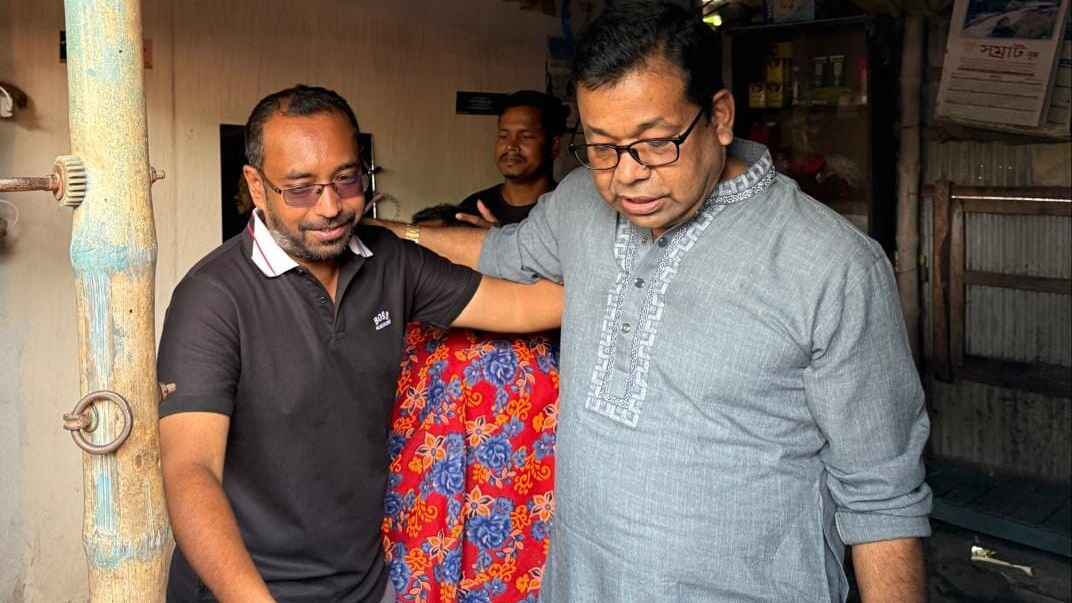 মনোনয়ন না পেয়ে মনির খান লিখলেন অভিনন্দন