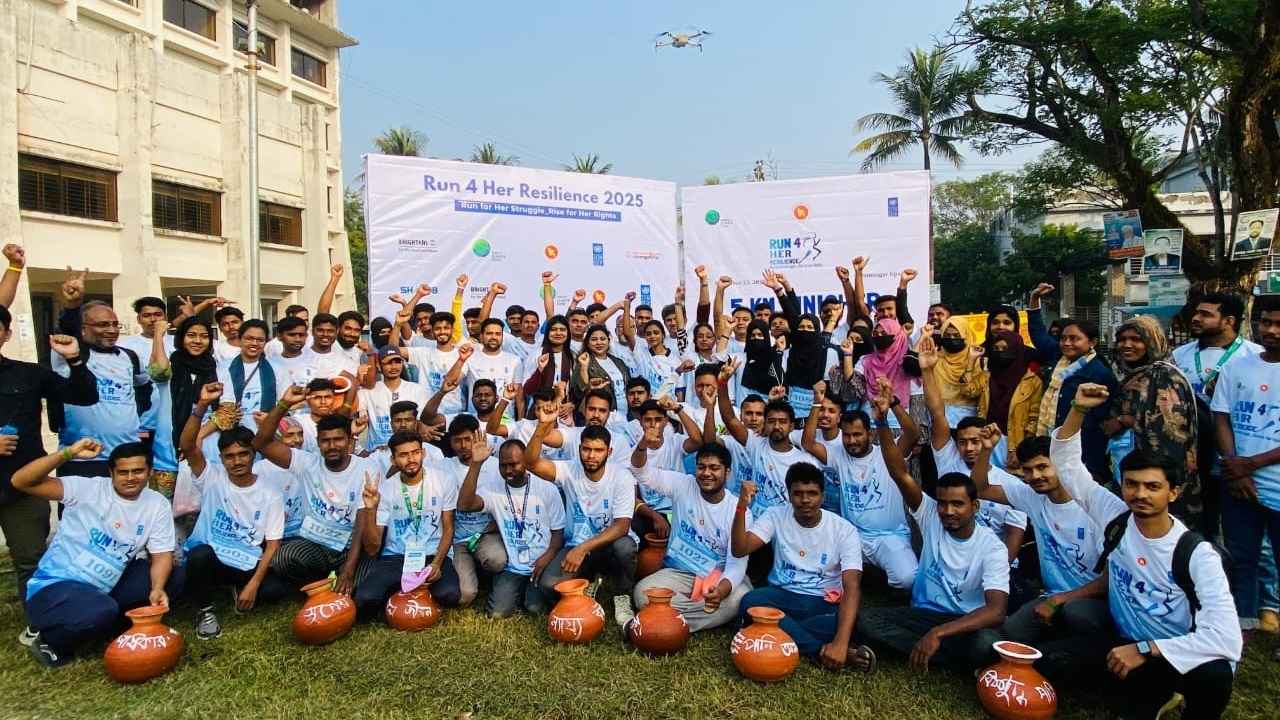 জলবায়ু ঝুঁকিতে থাকা প্রান্তিক নারীদের প্রতি সংহতি জানাতে দৌড় আয়োজন