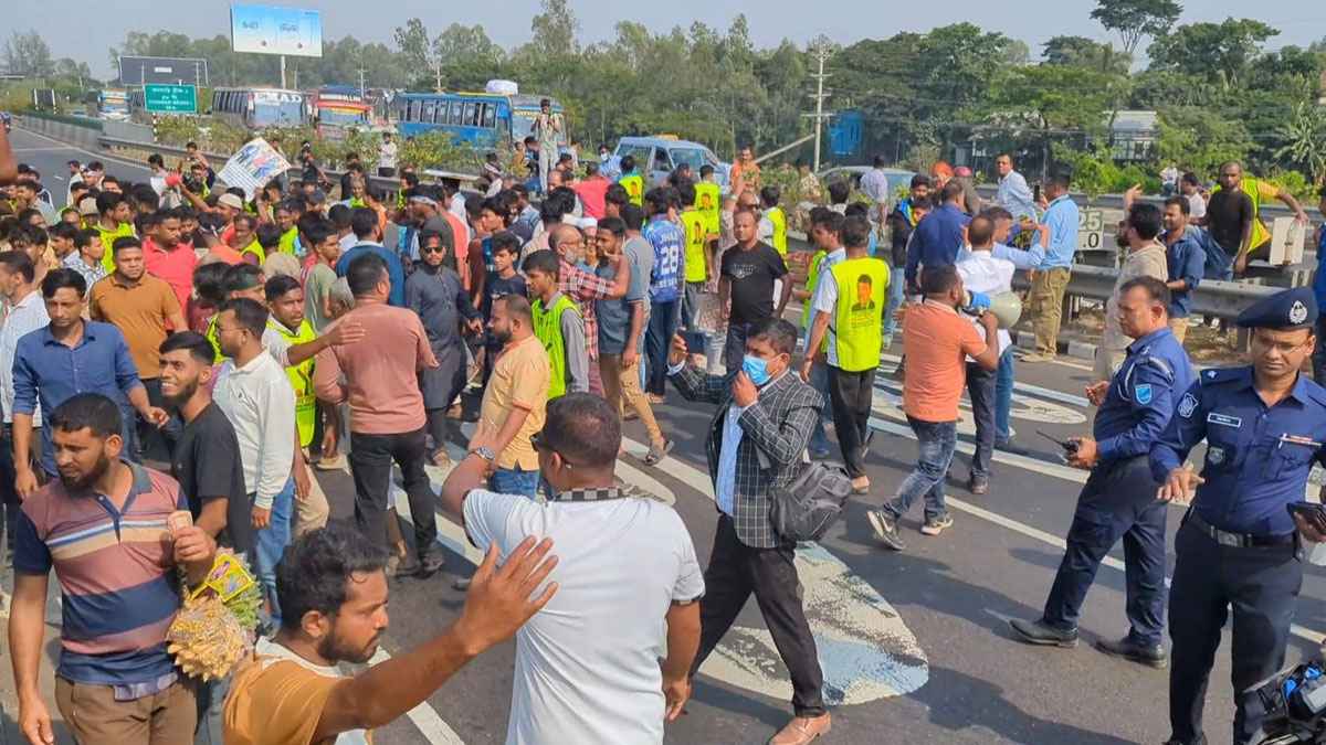 মুন্সিগঞ্জ-১: বিএনপি মনোনয়ন দ্বন্দ্বে ঢাকা-মাওয়া এক্সপ্রেসওয়ে অবরোধ