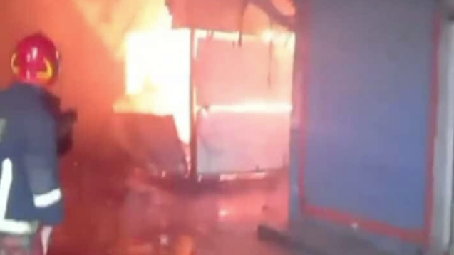 ব্রাহ্মণবাড়িয়ায় আগুনে ১১ দোকান পুড়ে ছাই