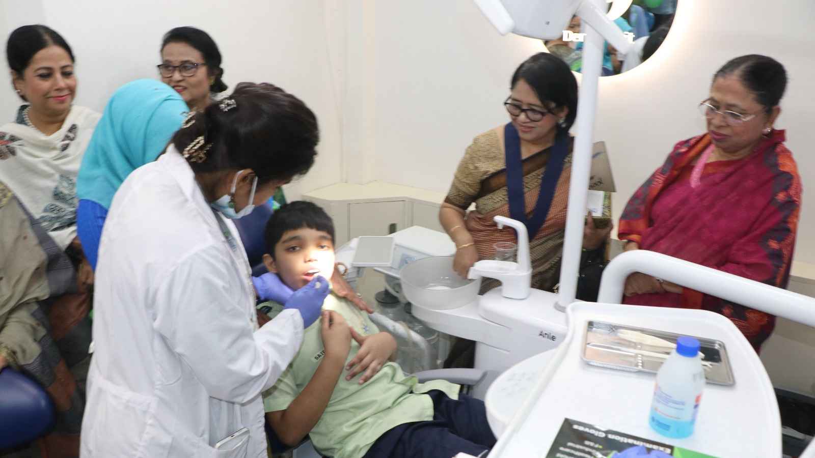 বিশেষ চাহিদাসম্পন্ন শিশুদের দাঁতের চিকিৎসায় বিশেষায়িত সেবা