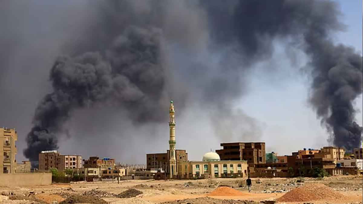 দুই বছরে দেড় লাখ মৃত্যু, সুদানে আসলে কী হচ্ছে?