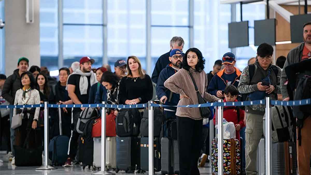 যুক্তরাষ্ট্রের আকাশপথে বিপর্যয়, একদিনে বাতিল ১৪০০’র বেশি ফ্লাইট