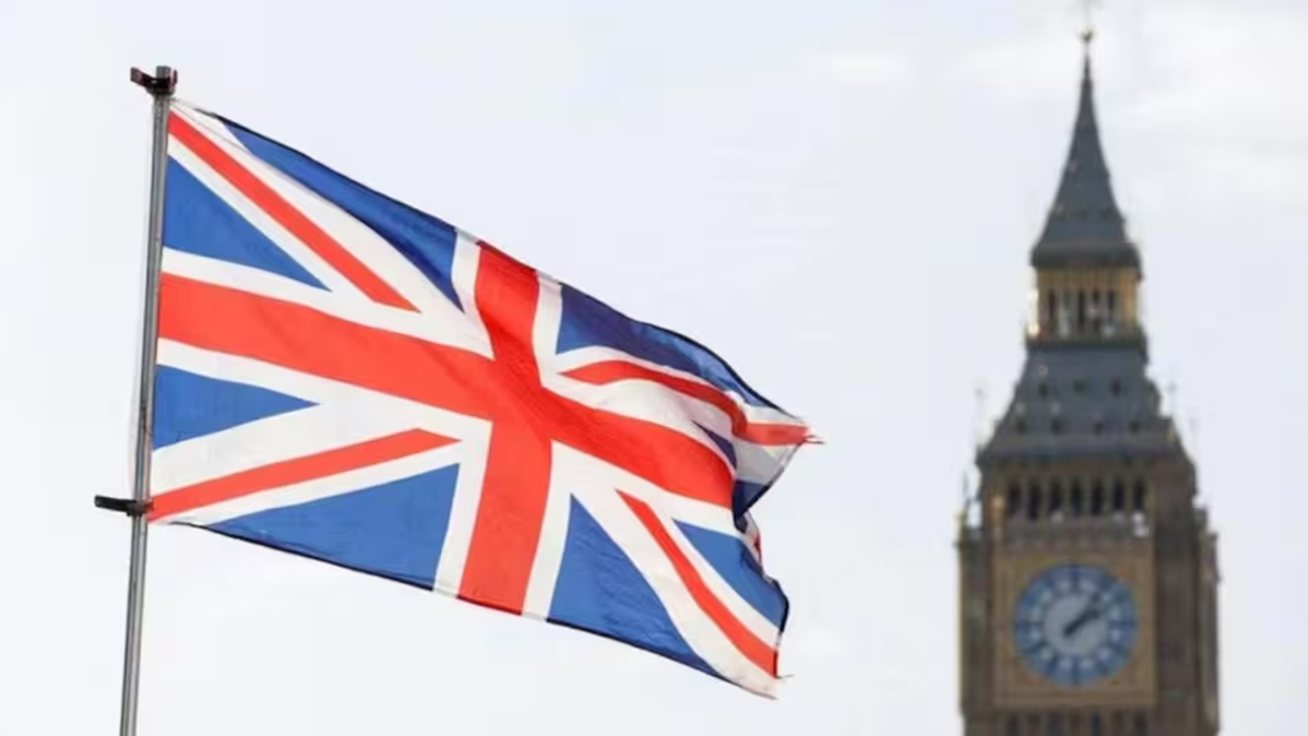 কঠোর অভিবাসন আইন করতে যাচ্ছে যুক্তরাজ্য!