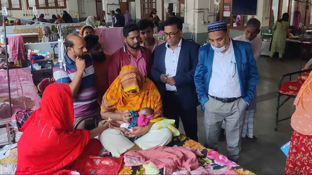 একসঙ্গে জন্ম নেওয়া সেই পাঁচ শিশুই অসুস্থ, সহায়তা কামনা